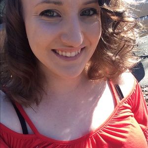 Meet your Posher, Ashley